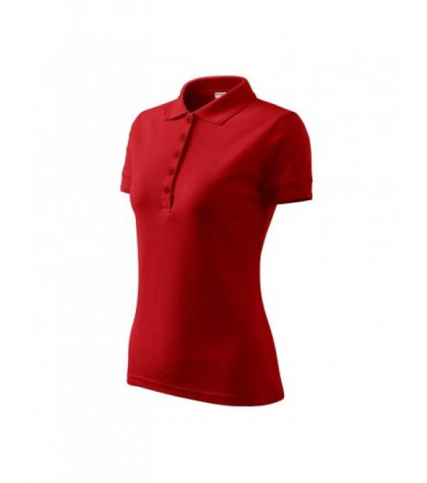 Ιδιότητες: Γυναικείο πουκάμισο πόλο. Γιακάς που κλείνει με 5 κουμπιά. Γιακάς και μανσέτες με διπλό διακοσμητικό ανάγλυφο. Στενή γραμμή με πλαϊνές ραφές. Υλικό: Κλασσικό ύφασμα: 65% βαμβάκι, 35% πολυεστέρας Χρώμα: Χρώμα: κόκκινο