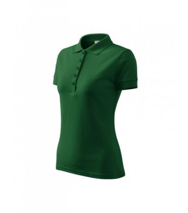 Ιδιότητες: Γυναικείο πουκάμισο πόλο. Γιακάς που κλείνει με 5 κουμπιά. Γιακάς και μανσέτες με διπλό διακοσμητικό ανάγλυφο. Στενή γραμμή με πλαϊνές ραφές. Υλικό: Κλασσικό ύφασμα: 65% βαμβάκι, 35% πολυεστέρας Χρώμα: Χρώμα: πράσινο