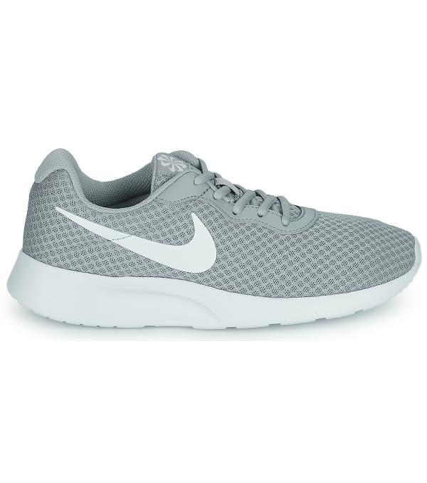 Xαμηλά Sneakers Nike Nike Tanjun Grey Διαθέσιμο για γυναίκες. 36,38,35 1/2,36 1/2. 