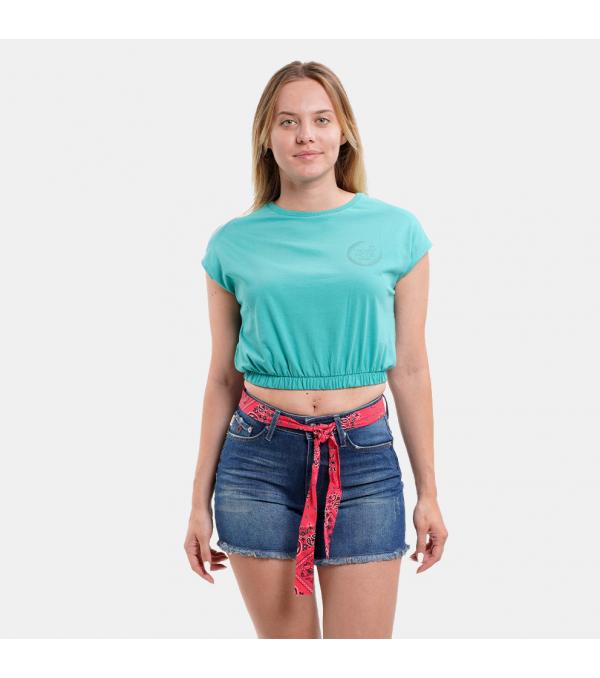 Ένα άνετο t-shirt σχεδιασμένο σε γραμμή που κολακεύει. Το Raster tee της target αποτελείται από στρογγυλή λαιμόκοψη, ελαστικό φινίρισμα και εφαρμογή εντελώς άνετη. Συνδύασέ το με ένα denim short, μια φούστα ή την αγαπημένη σου φόρμα για τις πιο χαλαρές ημέρες.     Πληροφορίες • Σύνθεση: 100% βαμβάκι • Κανονική εφαρμογή • Στρογγυλή λαιμόκοψη • Ελαστικό φινίρισμα          Extra Λεπτομέρειες • Το μοντέλο είναι 176 cm και φοράει S • Χρώμα: Μπλε