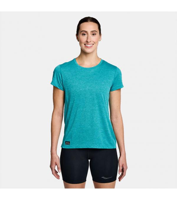 Κάνε δικό σου αυτό το γυναικείο T-shirt για να είσαι ασταμάτητη σε κάθε running σου, είτε τρέχεις στην ύπαιθρο είτε στη πόλη. Είναι κατασκευασμένο από ύφασμα ανακυκλωμένο που σου παρέχει ελαφριά αίσθηση, ενώ ολοκληρώνεται με το design του brand. Πληροφορίες • Σύνθεση: 100% ανακυκλωμένος πολυεστέρας • Κανονική εφαρμογή • Στρογγυλή λαιμόκοψη Extra Λεπτομέρειες • Λογότυπο Saucony • Χρώμα: Μπλε