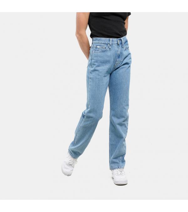 Αυτό το γυναικείο τζιν παντελόνι από την Calvin Klein είναι ιδανικό για casual & urban εμφανίσεις. Είναι κατασκευασμένο premium ύφασμα και ολοκληρώνεται με το design και την υπογραφή του brand. Πληροφορίες • Σύνθεση: 100% βαμβάκι • Κανονική εφαρμογή • Ψηλόμεσο • Straight: ίσια γραμμή σε όλο το μήκος • Πεντάτσεπο Extra Λεπτομέρειες • Branding Calvin Klein • Χρώμα: Μπλε