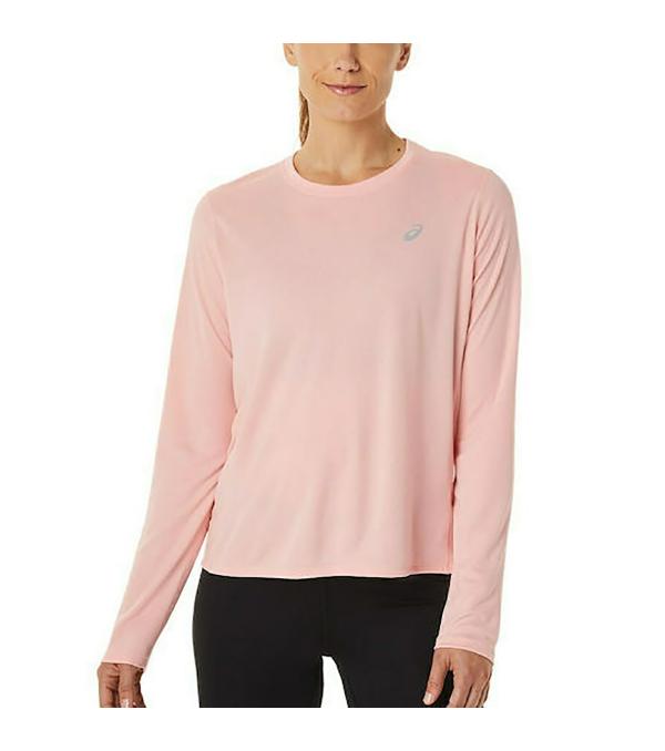 Constructed with a comfortable knit fabric, this long sleeve top is functional for various running workout regimens. The shirt's material is also practical for managing moisture and helping you keep dry during your training. It's also constructed with recycled materials to support a more sustainable design approach.