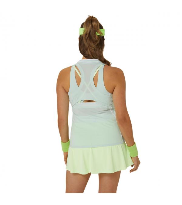 The tank's cooling features are designed to keep you cool and comfortable during your game. Additionally, the water-repellent mesh on the back helps keep the top lightweight and comfortable. It also helps provide advanced breathability.