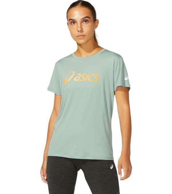 The Asics Sakura SS Women's Running Top is soft and comfortable, with a contrast necktape that's flattering and comfy.