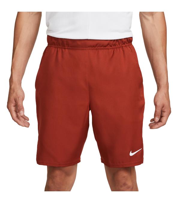Own the court in the NikeCourt Dri-FIT Victory Shorts. Stretchy fabric moves with your body while the mesh-lined pockets reduce bulk and keep the design super lightweight.