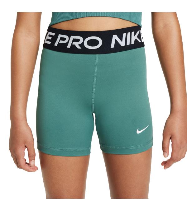 The Nike Pro girls' tight shorts are a super-duper stretchy, supportive layer that can be worn alone, or under your shorts or uniform. Add in Dri-FIT technology and sweat has no chance.