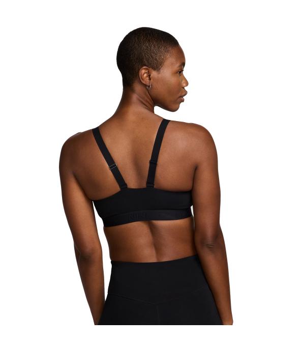 Be unapologetic while you crush your goals in this sleek, secure sports bra. Great for training workouts and dance classes, medium support gives you a snug hold that helps keep everything in place. Smooth, quick-drying fabric gives the bra a clean finish so you can wear it your way.
