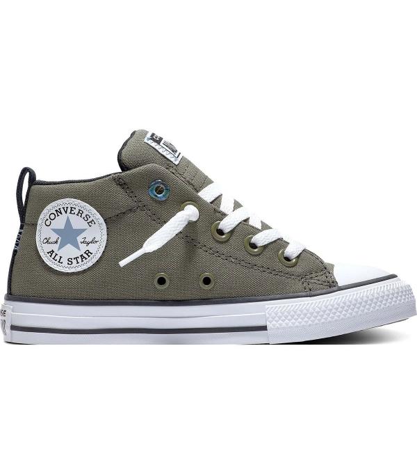 Up the height and the attitude in the new Converse Chuck Taylor All Star Street Eyelet Pop Kid's Shoes. A bold, projectile brings an unexpected edge, without the bulky weight.
