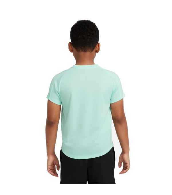 Crafted from recycled fabric with just the right amount of stretch, the NikeCourt Dri-FIT Victory Top keeps you comfortable and focused on your swing. The updated sleeve design blends the feel of raglan sleeves with the look of traditional polo sleeves.