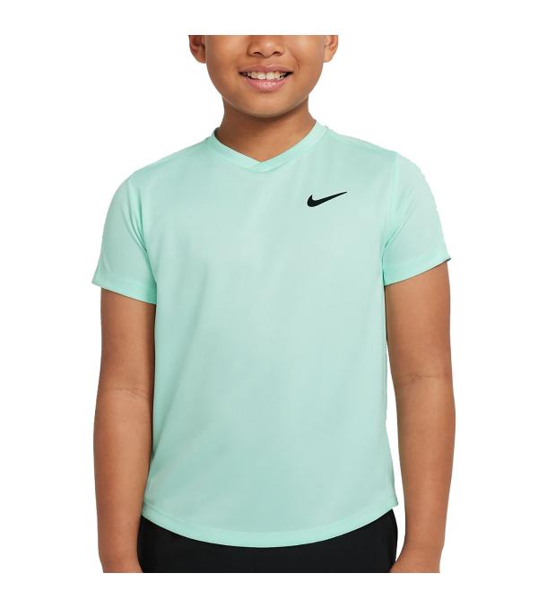 Crafted from recycled fabric with just the right amount of stretch, the NikeCourt Dri-FIT Victory Top keeps you comfortable and focused on your swing. The updated sleeve design blends the feel of raglan sleeves with the look of traditional polo sleeves.