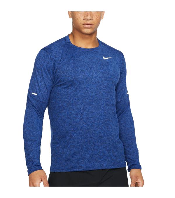 The Nike Dri-FIT Element Crew gives you soft, smooth coverage that can be worn on its own or as an extra layer. Thumbholes help cover your hands in cool weather. Even better, it's made with at least 75% recycled polyester fibers.