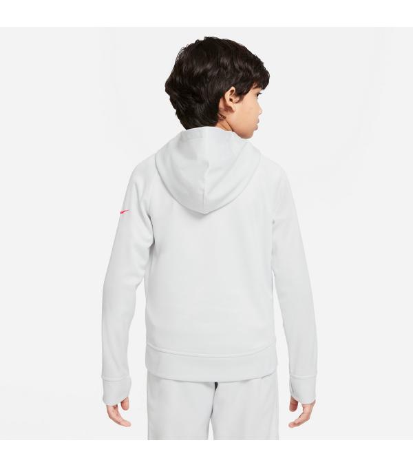 You want to be cozy when the chill settles in? The Nike Therma Hoodie keeps it simple: Ultra-warm fabric, a hood and a full-zip design give you everything you need to get comfy at playtime. This product is made with at least 50% recycled polyester fibers.