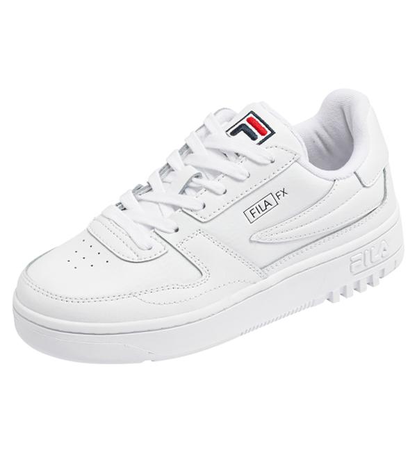 This Women's sneakers Fx Ventuno L Low in all-white coloring, taken from Fila's glorious past, with classic street style influences. Made of soft leather on the outside, they have a soft and stable fit for long hours of urban exploration. Easy to combine and iconic, they are an ideal choice for everyday casual sneaker.