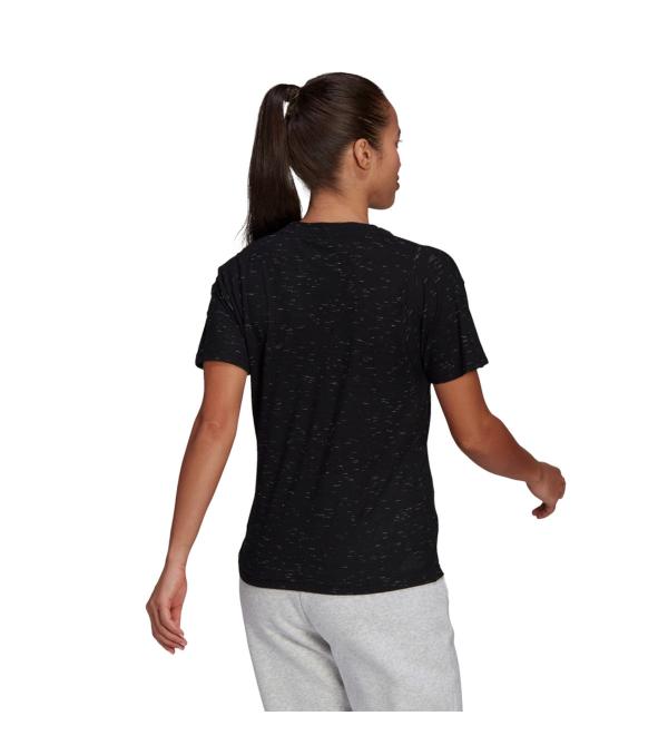 As part of our commitment to help end plastic waste, this adidas Sportswear Winners 2.0 Women's T-Shirt is made from recycled materials. The casual look is all about everyday comfort and movement, wherever you are and whatever you're doing.