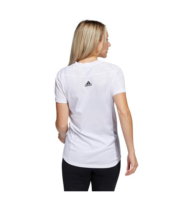 Shadeless hills and midday heat are just part of the fun. Stay fresh and dry in this adidas running t-shirt made with moisture-absorbing AEROREADY. Marigolds celebrating International Women's Day bloom across the front — a reminder to honour your personal running journey.