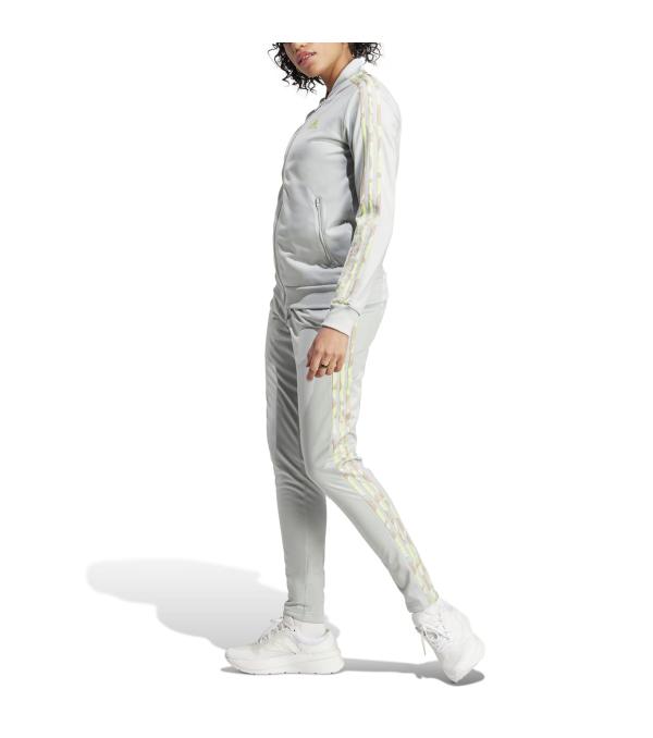 Everyone needs a track suit they can count on for everyday life — work-from-home days, weekend nights and everything in between. This one from adidas checks the box in soft tricot with a slim fit. It has all the details you're after, like a ribbed hem and cuffs, an elastic waist and a full zip for layering your favourite tee underneath.