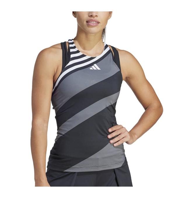 Half a century on from the formation of the WTA and the Battle of the Sexes, this adidas tennis tank top celebrates the good that can come from disrupting the status quo. Showing off an appropriately eye-catching print, it'll keep you quick around the court with a stretchy build, a slim fit and moisture-wicking AEROREADY. That Y-strap at the back is designed to keep your shoulders free and you focused.