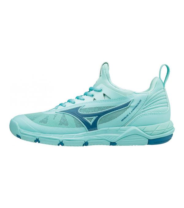 Mizuno Wave Luminous Women's Volleyball Shoes are pure Hybrid Power, combining speed, cushioning and intensity on the court. They have been designed to allow for ultimate movement with a higher level of comfort.