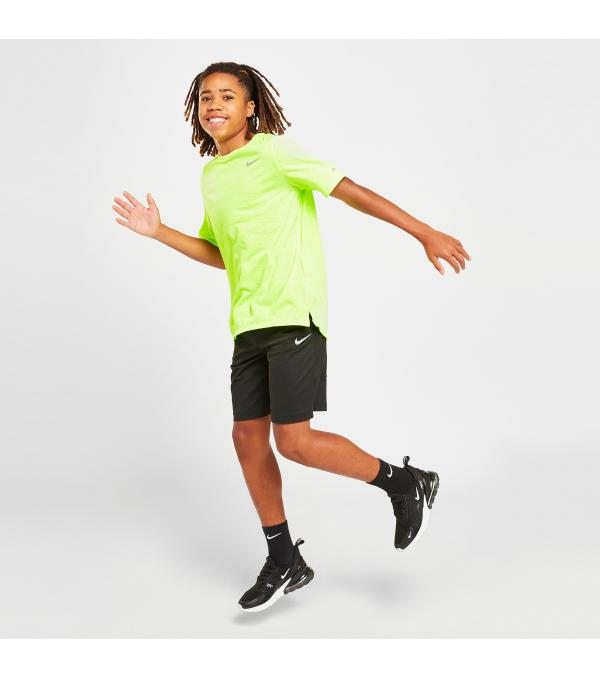 Οι αθλητικές επιδόσεις των μικρών μας φίλων θα απογειωθούν σε 3,2,1... χάρη στο t-shirt Nike Dri-FIT Miler. Το αεριζόμενο ύφασμα του και η τεχνολογία Dri-FIT εξασφαλίζουν δροσερή και στεγνή αίσθηση στις σκληρές προπονήσεις.            Σύνθεση & Φροντίδα Ύφασμα: 100% πολυεστέρας Αίσθηση Υφάσματος: Λείο, ελαφρύ Φροντίδα: Πλύσιμο στο πλυντήριο               Size & Fit Eφαρμογή: Κανονική                Άλλες Πληροφορίες Χρώμα: Πράσινο Τεχνολογία: Dri-FIT με υδροαπωθητικές ιδιότητες        