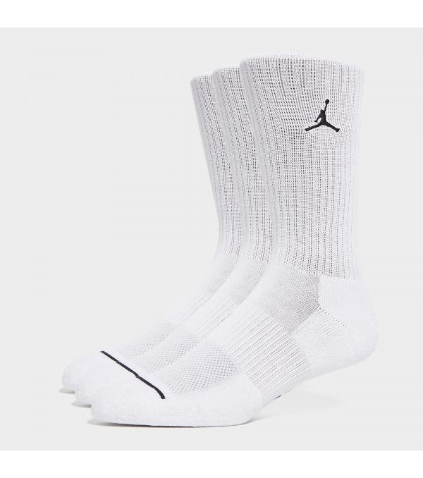 Αναβάθμισε τα καθημερινά σου looks με τις κάλτσες Jordan Crew σε αυτό το άσπρο χρώμα. Κατασκευασμένες από μαλακό και ανθεκτικό ύφασμα, αποτελούν την ιδανική επιλογή για την προπόνηση αλλά και τα street 'fits σου. Έρχονται σε ένα πρακτικό pack με 3 ζευγάρια, για να μπορείς να απολαμβάνεις top άνεση και OG μπασκετικό style ακόμα πιο συχνά.             Σύνθεση & Φροντίδα Ύφασμα: 96% πολυεστέρας/ 3% ελαστάν/ 1% νάιλον Φροντίδα: Πλύσιμο στο πλυντήριο              Size & Fit Eφαρμογή: Κανονική              Άλλες Πληροφορίες Χρώμα: Λευκό Περιλαμβάνει: 3 ζευγάρια        