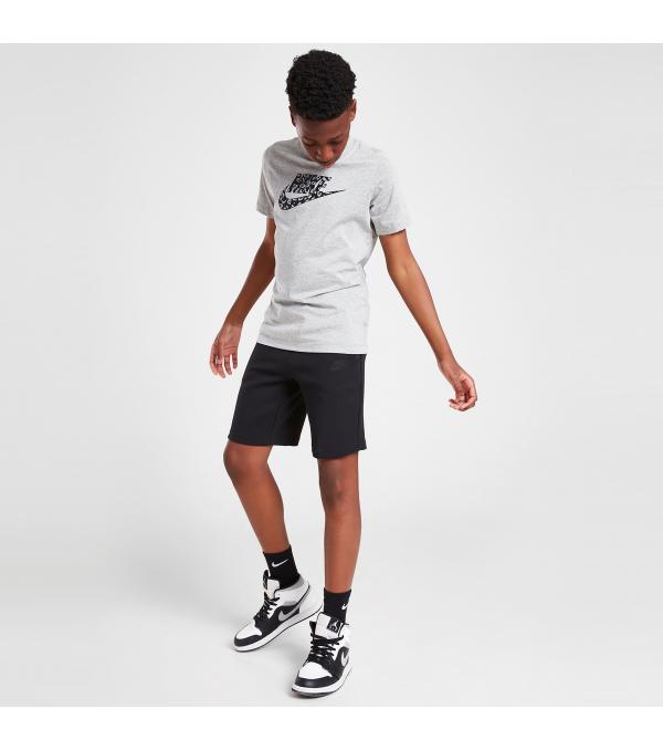 Δώσε OG street vibes στα 'fits του μικρού σου με το σορτς Nike Tech Fleece σε αυτό το total black colorway, που αποτελεί τον τέλειο καμβά για αθλητικά και καθημερινά looks. Κατασκευασμένο από premium υλικά, διαθέτει fleece ύφασμα και ελαστική ρυθμιζόμενη μέση για TOP άνεση και προσαρμοσμένη εφαρμογή.              Σύνθεση & Φροντίδα Ύφασμα: 69% βαμβάκι/ 31% πολυεστέρας Αίσθηση Υφάσματος: Fleece Φροντίδα: Πλύσιμο στο πλυντήριο              Size & Fit Εφαρμογή: Κανονική Μέση: Ελαστική ρυθμιζόμενη              Άλλες Πληροφορίες Χρώμα: Μαύρο Τσέπες: Δύο ανοιχτές πλαϊνές, Μια πλαϊνή με κλείσιμο φερμουάρ        
