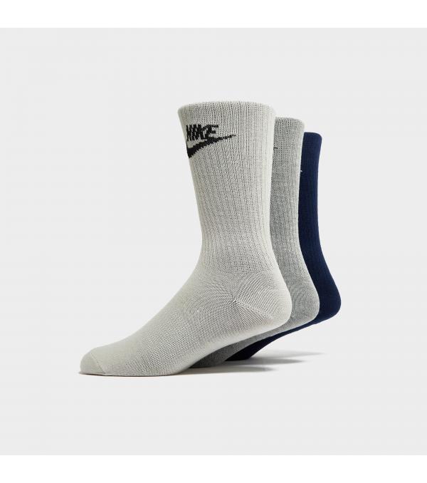 Εφοδιάσου με όλα τα essentials με τις 3-Pack Sportswear Everyday Crew κάλτσες της Nike, που έρχονται σε μαύρο και γκρι colourway. Αυτές οι ψηλές κάλτσες είναι κατασκευασμένες από μαλακό ύφασμα, με έξτρα ελαστικότητα για να προσφέρει κορυφαία καθημερινή άνεση. Είναι εμπλουτισμένες με τεχνολογία Dri-FIT που εξασφαλίζει δροσερή και στεγνή αίσθηση, αλλά και ενισχυμένο ύφασμα στη φτέρνα και τα δάχτυλα για έξτρα ανθεκτικότητα.             Σύνθεση & Φροντίδα Ύφασμα: 97% Πολυεστέρας/ 3% Ελαστάνη Φροντίδα: Πλύσιμο στο πλυντήριο              Size & Fit Eφαρμογή: Κανονική            Άλλες Πληροφορίες Χρώμα: Μπλε/Γκρι/Μπεζ Τεχνολογία: Dri-FIT Περιλαμβάνει: 3 Ζευγάρια         