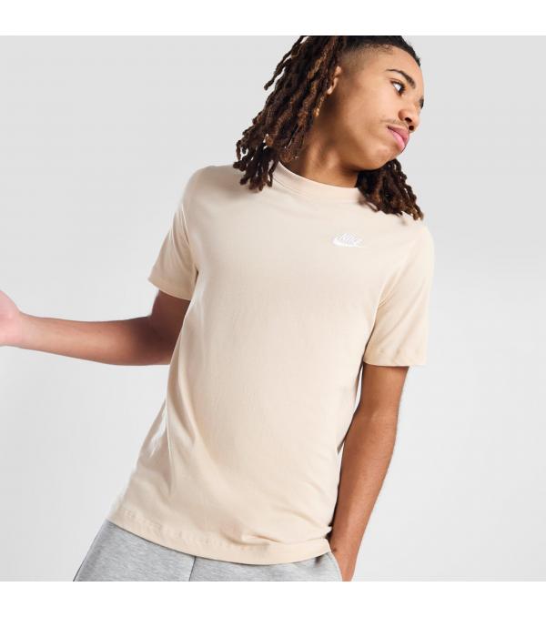 Keep it classic με το Sportswear Small Logo T-shirt της Nike, σε μπεζ colourway. Είναι σχεδιασμένο σε κανονική γραμμή, από σούπερ μαλακό και ανάλαφρο ύφασμα που προσφέρει απίστευτη άνεση, με την ριμπ λαιμόκοψη και τα κοντά μανίκια να εξασφαλίζουν ελευθερία κινήσεων.             Σύνθεση & Φροντίδα Ύφασμα: 100% βαμβάκι Φροντίδα: Πλύσιμο στο πλυντήριο              Size & Fit Eφαρμογή: Κανονική              Άλλες Πληροφορίες Χρώμα: Μπεζ        
