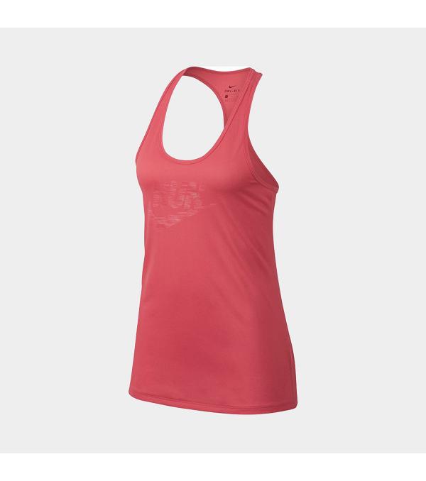 ΔΡΟΣΕΡΗ ΑΙΣΘΗΣΗ ΥΨΗΛΩΝ ΕΠΙΔΟΣΕΩΝ. Το αμάνικο γυναικείο φανελάκι για τρέξιμο Nike Dry Running Tank (891582-823) προσφέρει άνεση κορυφαίων επιδόσεων με αθλητική πλάτη και ύφασμα που απομακρύνει τον ιδρώτα. • Ύφασμα Nike Dry για δροσερή και άνετη αίσθηση. • Αθλητική πλάτη για μεγάλη ελευθερία κινήσεων. • Στρογγυλεμένο τελείωμα για καλύτερη κάλυψη. • Στρογγυλή λαιμόκοψη για εφαρμογή χωρίς περιορισμούς. • Στάμπα Nike Running αριστερά στο στήθος. 100% ΠΟΛΥΕΣΤΕΡ