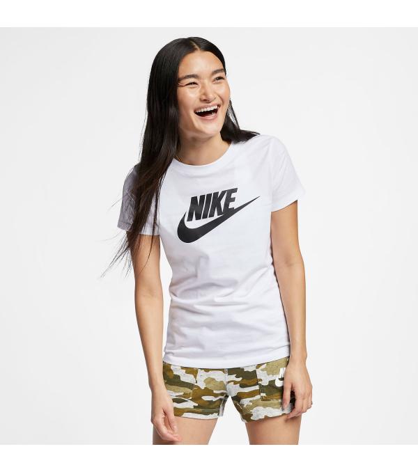 ΑΝΕΣΗ ΣΕ ΕΝΑ ΕΜΒΛΗΜΑΤΙΚΟ ΜΟΝΤΕΛΟ. Το γυναικείο κοντομάνικο μπλουζάκι Nike Sportswear Essential T-Shirt White (BV6169-100) προσφέρει την αίσθηση του απαλού βαμβακερού ζέρσεϊ, ενώ διαθέτει στάμπα με το εταιρικό λογότυπο της Nike στο στήθος. • Βαμβακερό ύφασμα με απαλή και άνετη αίσθηση. • Στάμπα με το εταιρικό λογότυπο Nike στο στήθος. • Κανονική εφαρμογή για χαλαρή, άνετη αίσθηση • Ύφασμα: μονόχρωμο: 100% βαμβάκι. Μελανζέ: 50-100% βαμβάκι/0-50% πολυέστερ. • Πλύσιμο στο πλυντήριο • 100% COTTON • Κωδικός προϊόντος : BV6169-100