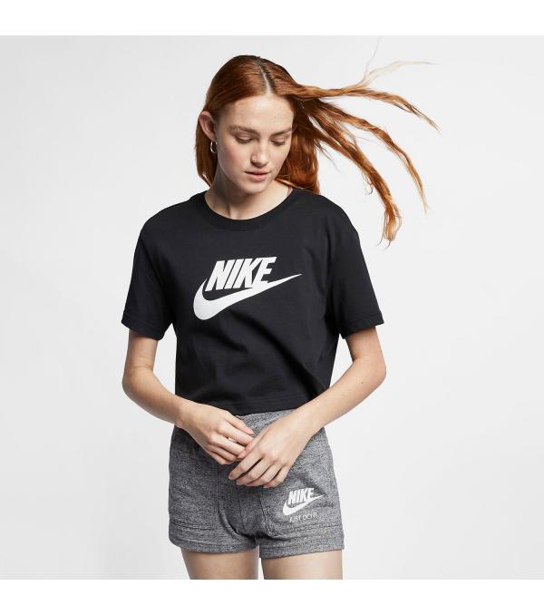 ΑΝΕΣΗ ΣΕ ΚΟΝΤΗ ΓΡΑΜΜΗ. Το γυναικείο T-Shirt σε κοντή γραμμή Nike Sportswear Essential Cropped T-Shirt Black (BV6175-010) προσφέρει την αίσθηση του απαλού βαμβακερού ζέρσεϊ, ενώ διαθέτει στάμπα με το εταιρικό λογότυπο της Nike στο στήθος. Κοντή εφαρμογή που φτάνει πάνω από τους γοφούς. • Βαμβακερό ύφασμα με απαλή και άνετη αίσθηση. • Κοντό μήκος που φτάνει πάνω από τους γοφούς. • Στάμπα με το εταιρικό λογότυπο Nike στο στήθος. • Ριχτή εφαρμογή για άνετη, χαλαρή γραμμή • Ύφασμα: 100% βαμβάκι • Πλύσιμο στο πλυντήριο • Κωδικός προϊόντος : BV6175-010