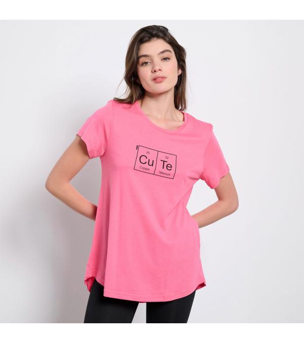 ΑΝΕΤΟ, ΕΛΑΦΡΥ ΓΥΝΑΙΚΕΙΟ T-SHIRT. Γυναικείο κοντομάνικο μπλουζάκι Bodytalk Cute Print T-Shirt Pink (1241-902228-00336) για καθημερινή άνεση. • Απαλό βαμβακερό ύφασμα • Διαθέτει στρογγυλή λαιμόκοψη • Πιο μακρύ μήκος στο πίσω μέρος • Διακοσμείται με print • Kανονική εφαρμογή • Μοντέρνα και sporty επιλογή για τα καθημερινά σου outfit • Σύνθεση από 50% modal 50% cotton • Το μοντέλο φοράει μέγεθος S • Κωδικός προϊόντος : 1241-902228-00336
