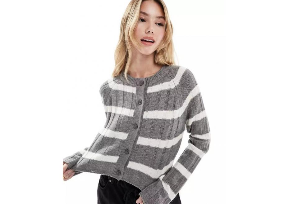 A cardigan you just cannot say no!