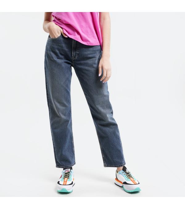 Το Τommy Jeans Harper High Rise Straight Ankle είναι ένα τζιν παντελόνι που μπορείς να φοράς από το πρωί ως το βράδυ. Ξεκίνα τη μέρα σου συνδυάζοντάς το με ένα φούτερ και τα αγαπημένα σου sneakers και συνέχισε, το βράδυ, με μποτάκια και ένα κορμάκι. Εγγύηση στυλ και άνεση και τις καθημερινές σου εμφανίσεις.      Πληροφορίες • Σύνθεση: 80% βαμβάκι/ 20% ανακυκλωμένο βαμβάκι • Ίσια γραμμή • Ψηλόμεσο • Ύφανση τζιν • Ξεβάμματα στους μηρούς και τα γόνατα • Μήκος: 32L         Extra Λεπτομέρειες • Το μοντέλο είναι 175 εκ και φοράει XS • Λογότυπο Tommy Jeans • Χρώμα: Μπλε