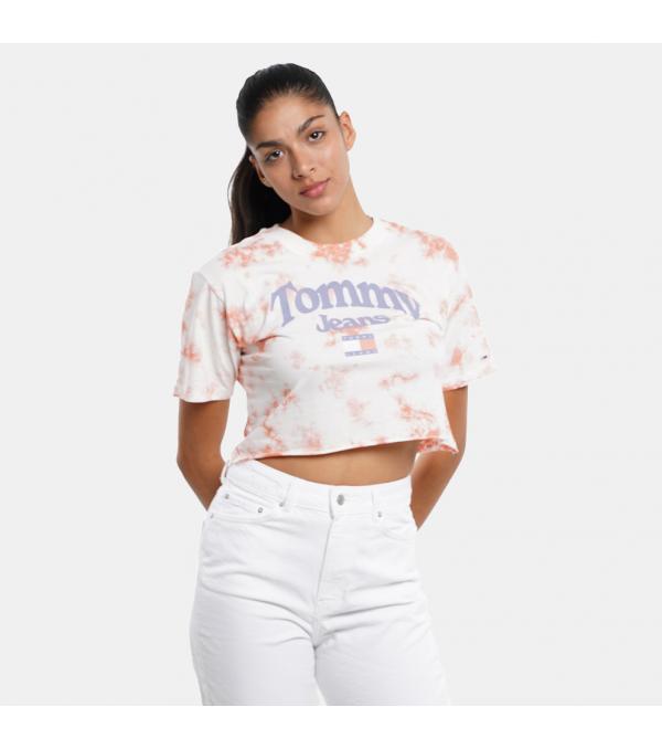 Αυτό το T-shirt με την υπογραφή της Tommy Jeans είναι άνετο, μοντέρνο και φωτεινό, έτοιμο για να σε συνοδέψει κάθε στιγμή με μια πιο fun διάθεση. Είναι κατασκευασμένο από απαλό ύφασμα για ανάλαφρη αίσθηση και έχει κανονική εφαρμογή. Πληροφορίες • Σύνθεση: 100% οργανικό βαμβάκι • Κανονική εφαρμογή • Στρογγυλή λαιμόκοψη • Crop Extra Λεπτομέρειες • Tie-Dye εφε • Χρώμα: Λευκό